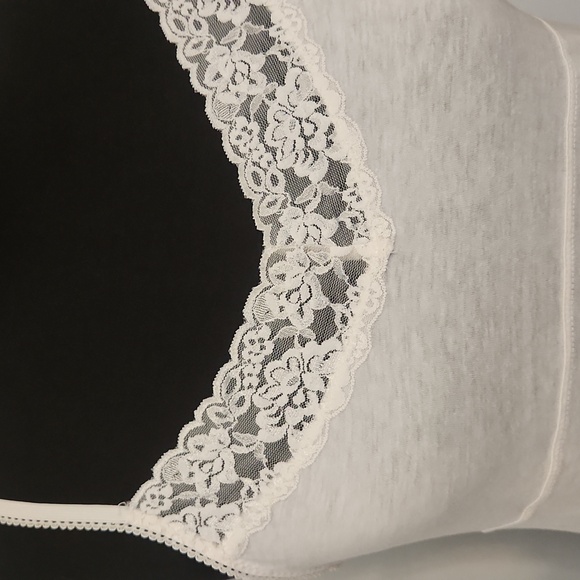 ELLE "Must Have" Off-White Lace Trim Cami – Size M - Picture 5 of 7